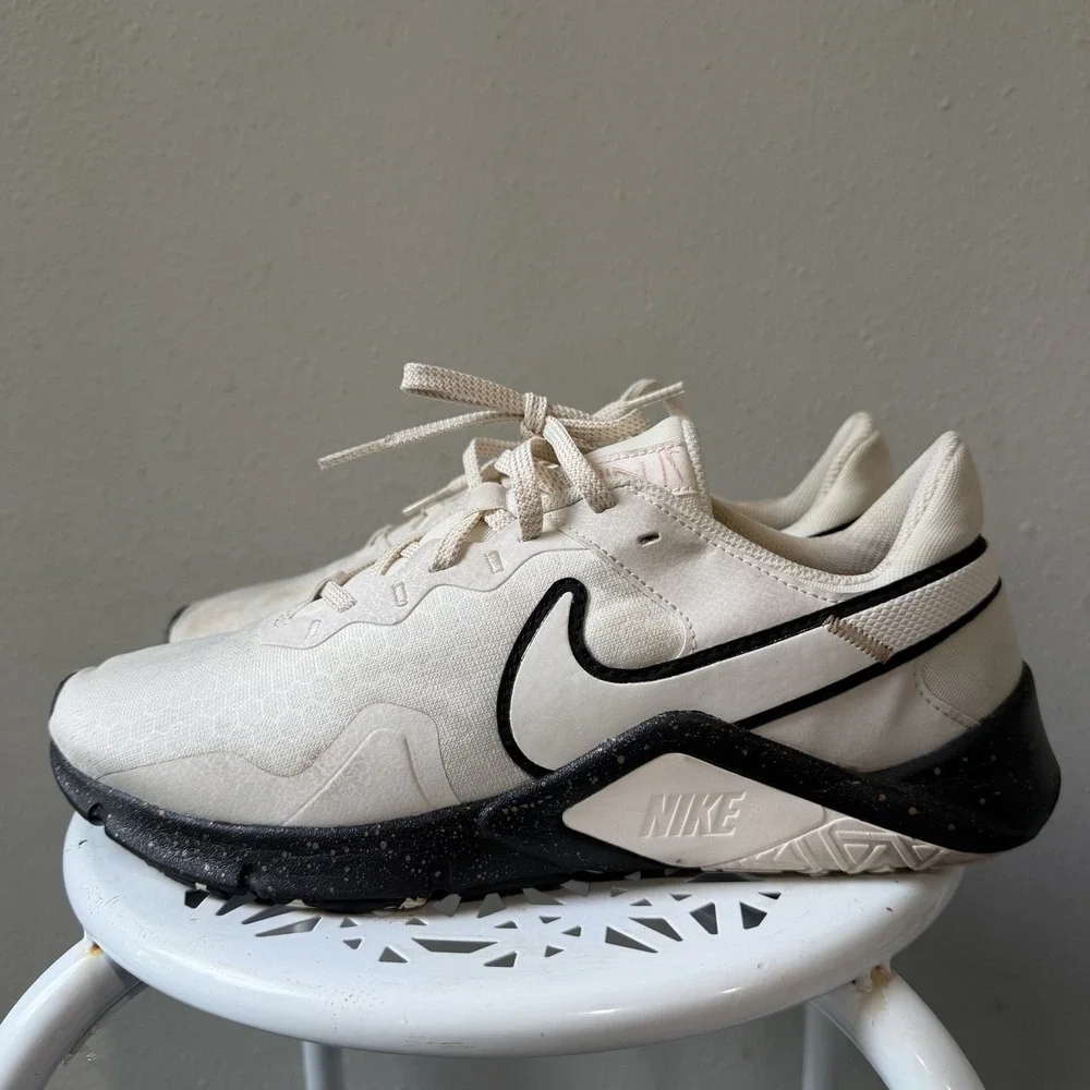 Nike Legend Essential 2 PRM Womens Size 11 Sail Black Training Shoes Sneakers